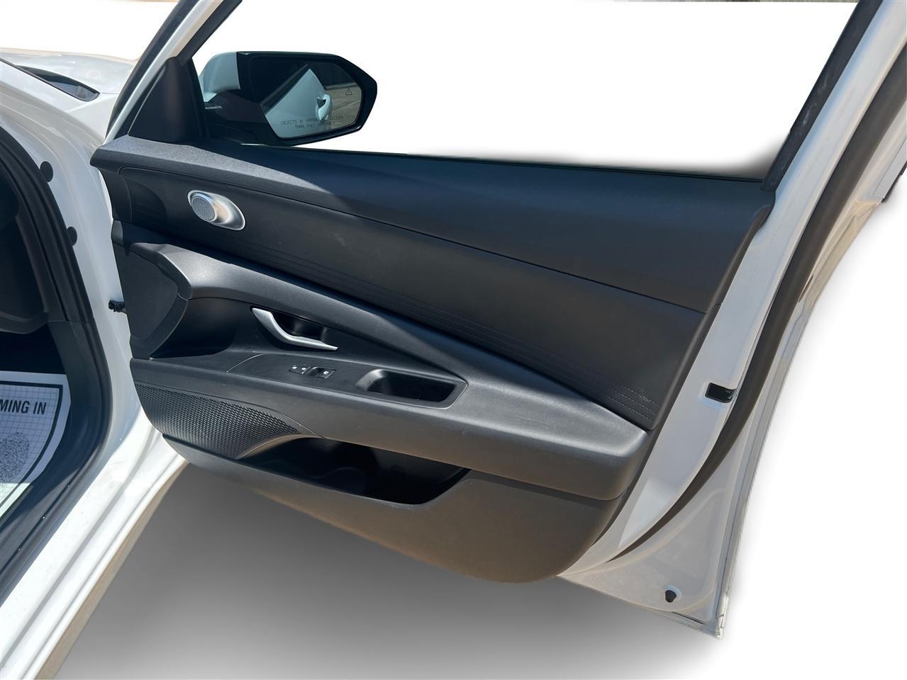Hyundai Elantra SE 2022