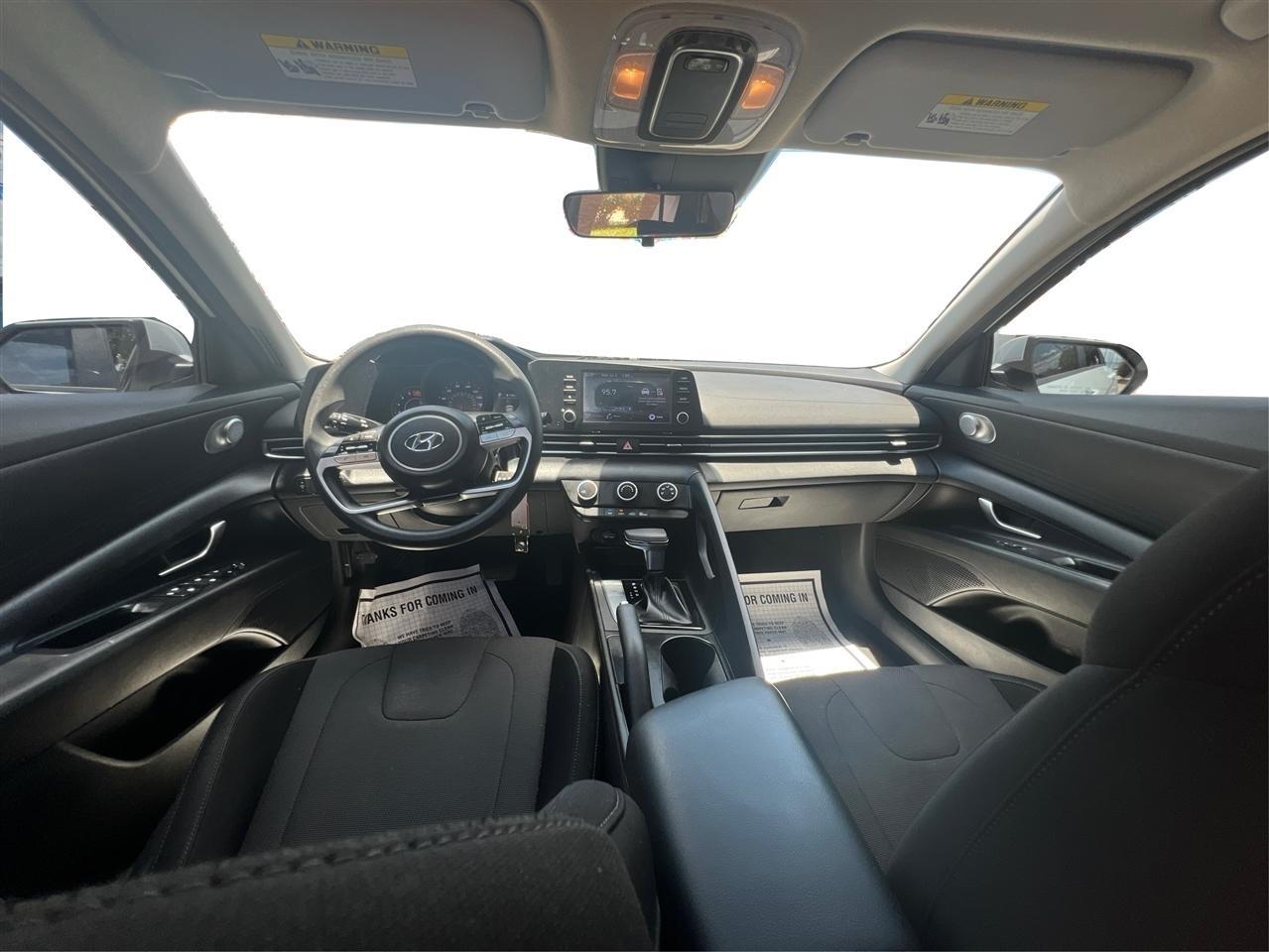 Hyundai Elantra SE 2022