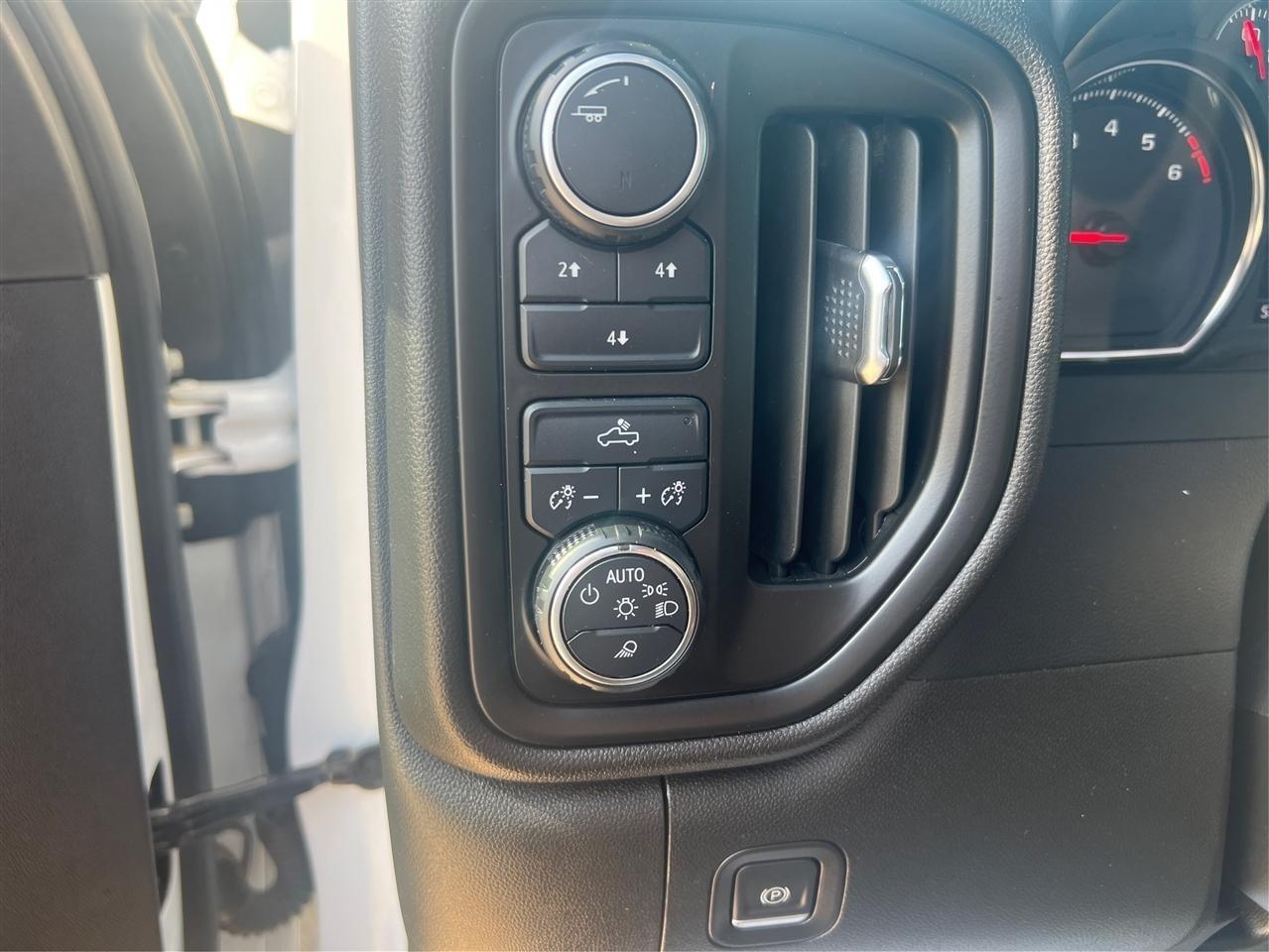 Chevrolet Silverado 2500HD Custom Crew Cab Long Box 4WD 2023