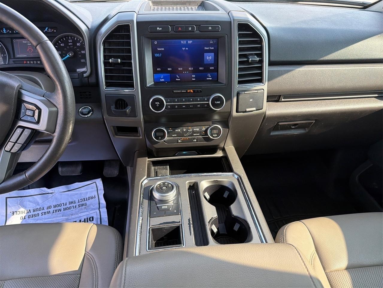 Ford Expedition XLT 2021