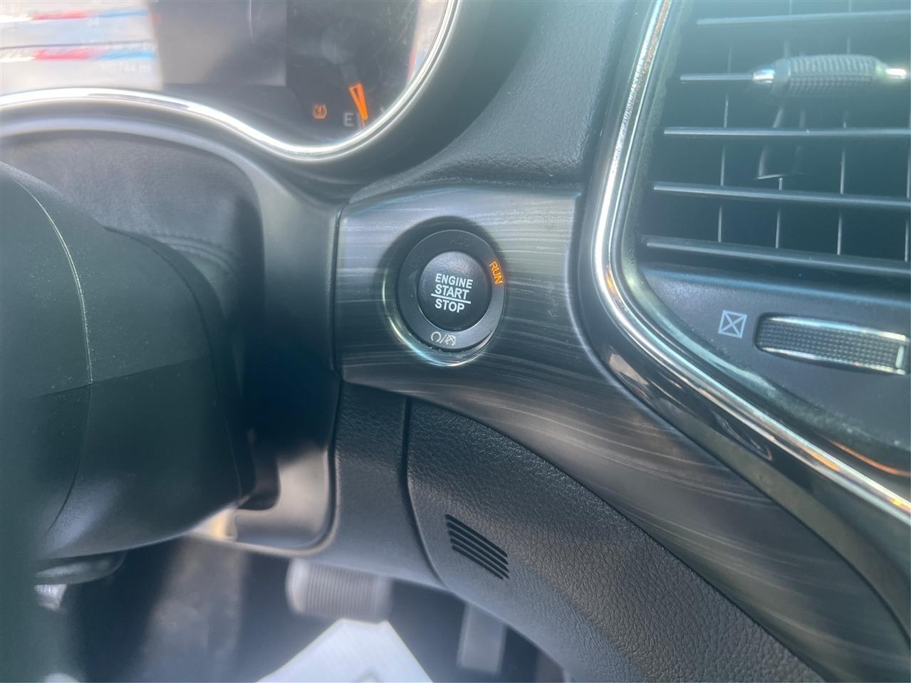 Jeep Grand Cherokee Laredo 4WD 2019