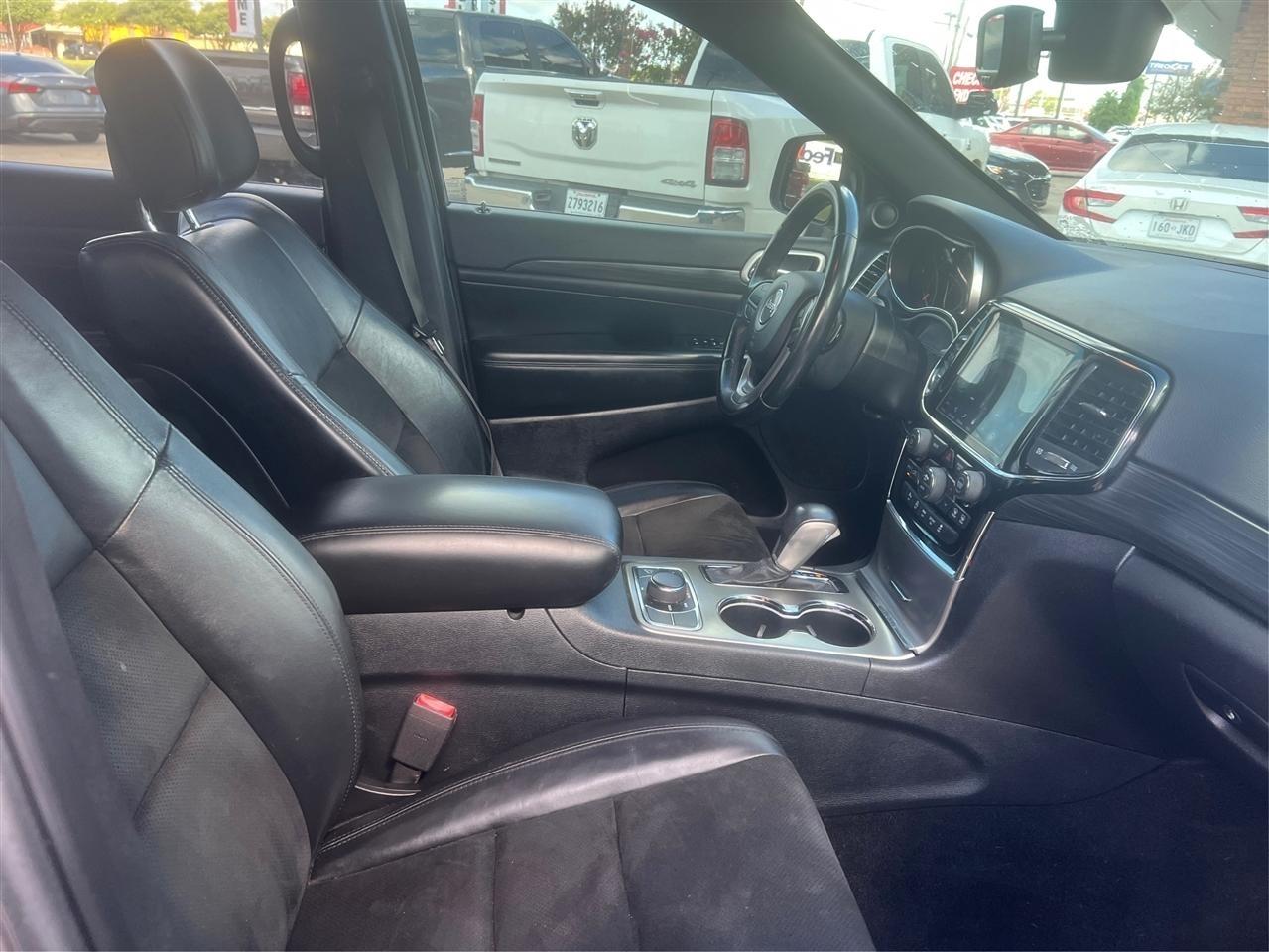 Jeep Grand Cherokee Laredo 4WD 2019