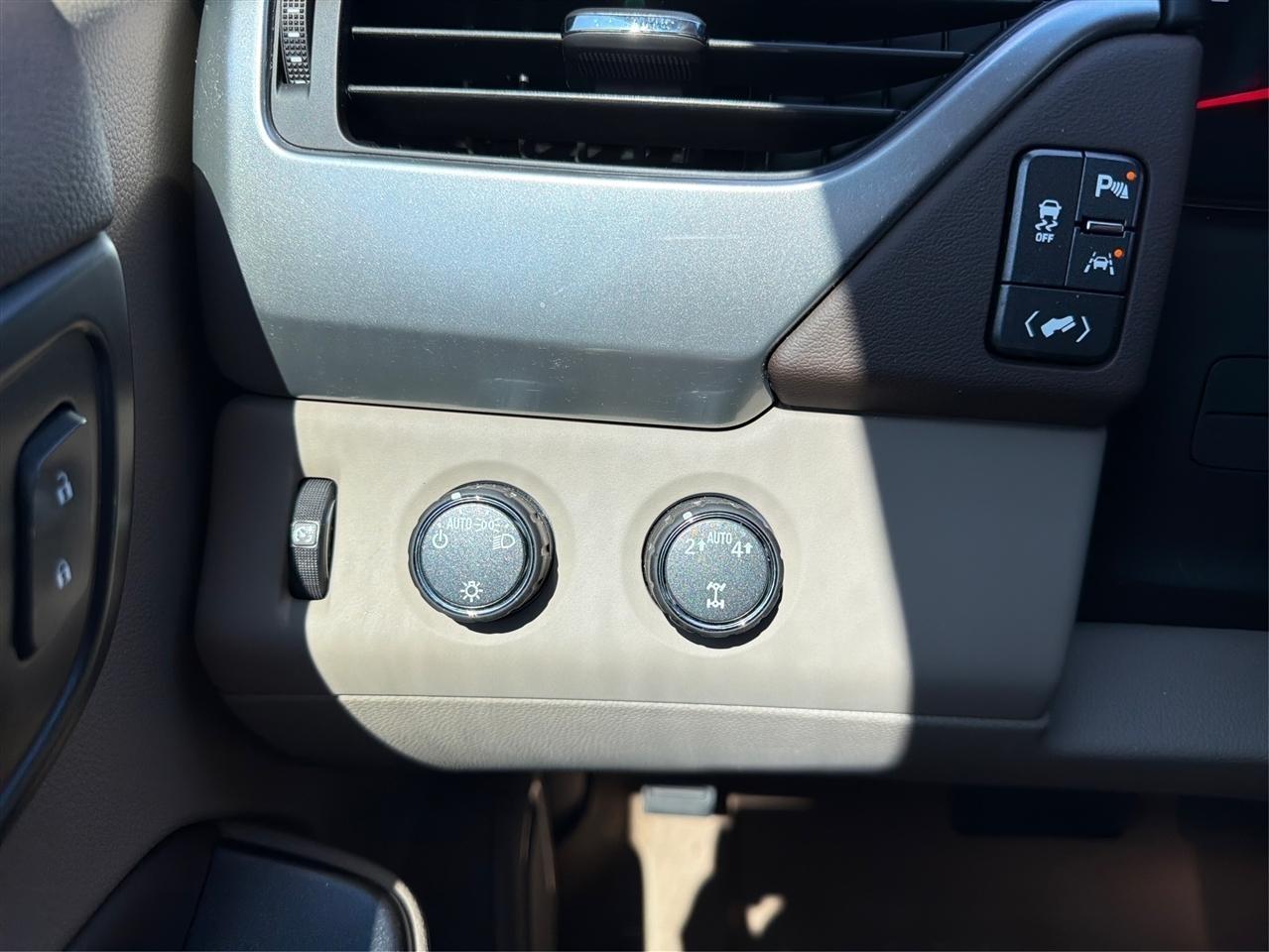 Chevrolet Suburban LT 4WD 2018