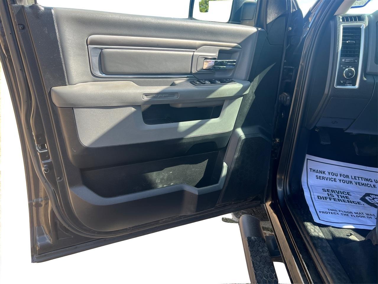 RAM 1500 SLT Crew Cab SWB 4WD 2018