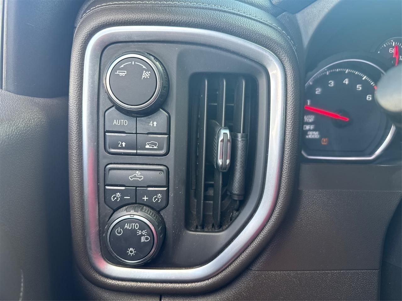 Chevrolet Silverado 1500 LT Crew Cab 4WD 2019