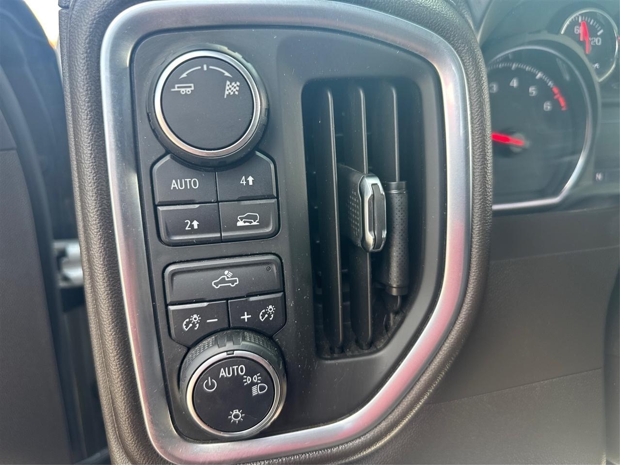 Chevrolet Silverado 1500 LT Crew Cab 4WD 2019