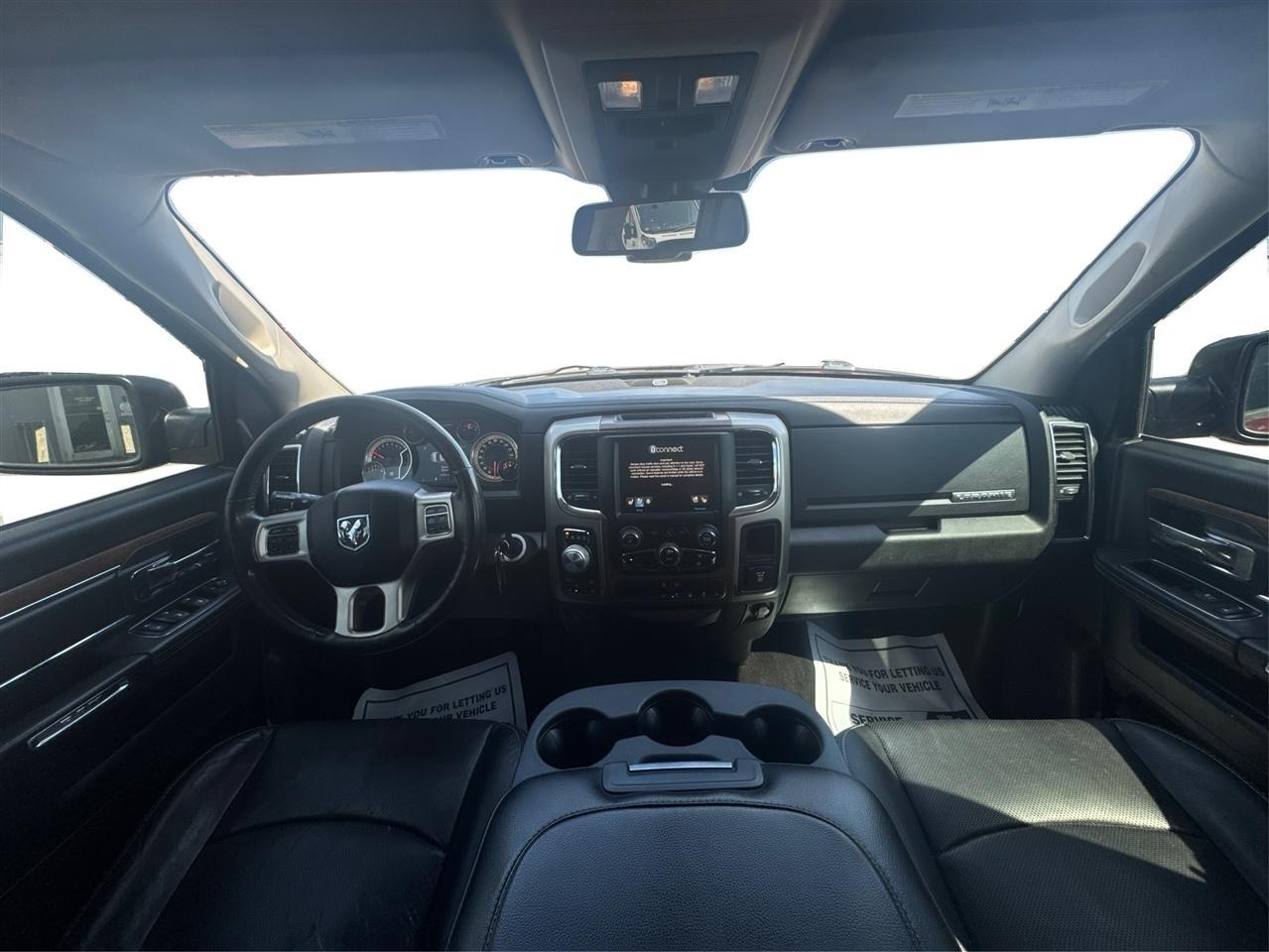 RAM 1500 Laramie Crew Cab SWB 4WD 2015