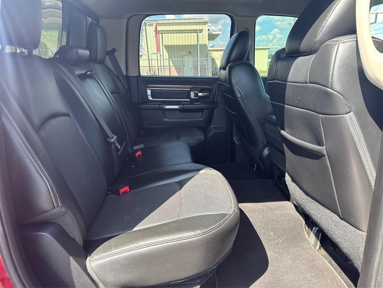 RAM 1500 Laramie Crew Cab SWB 4WD 2015