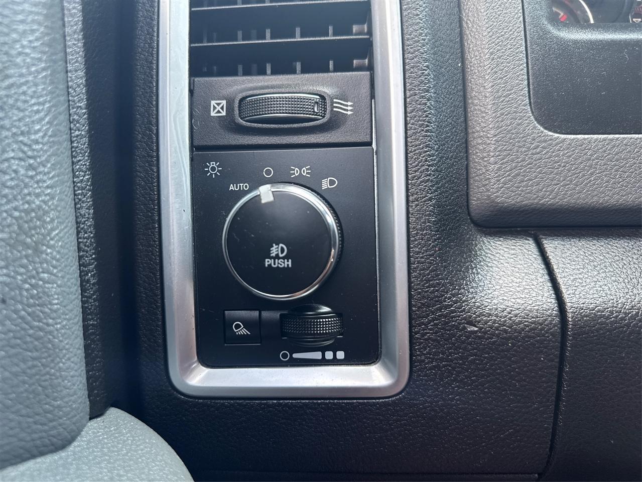RAM 1500 Classic Tradesman Crew Cab LWB 4WD 2019