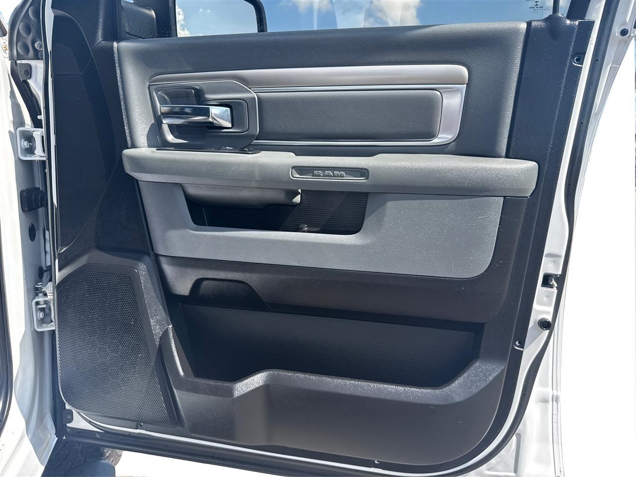 RAM 1500 Classic Tradesman Crew Cab LWB 4WD 2019