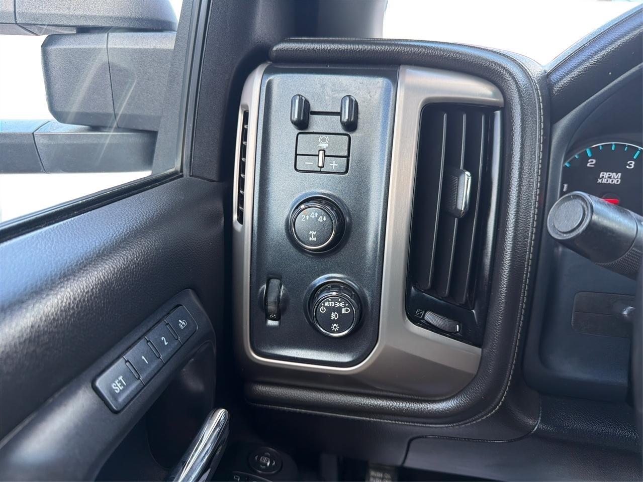 GMC Sierra 2500HD Denali Crew Cab 4WD 2019