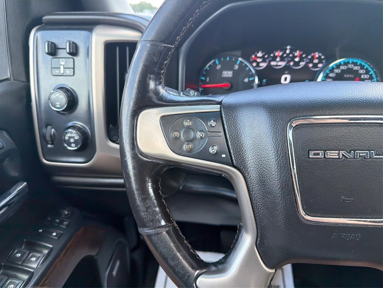 GMC Sierra 2500HD Denali Crew Cab 4WD 2019