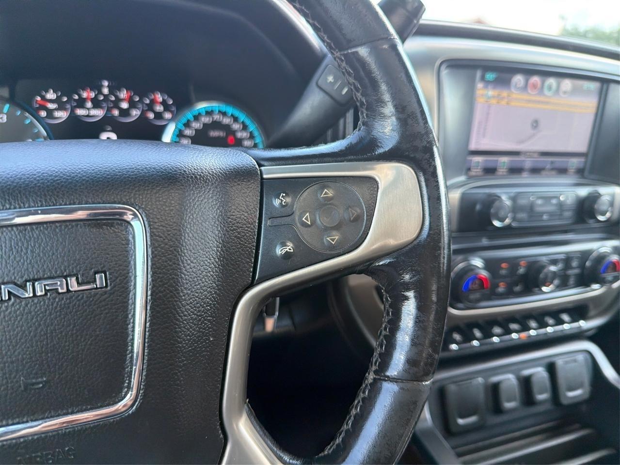 GMC Sierra 2500HD Denali Crew Cab 4WD 2019