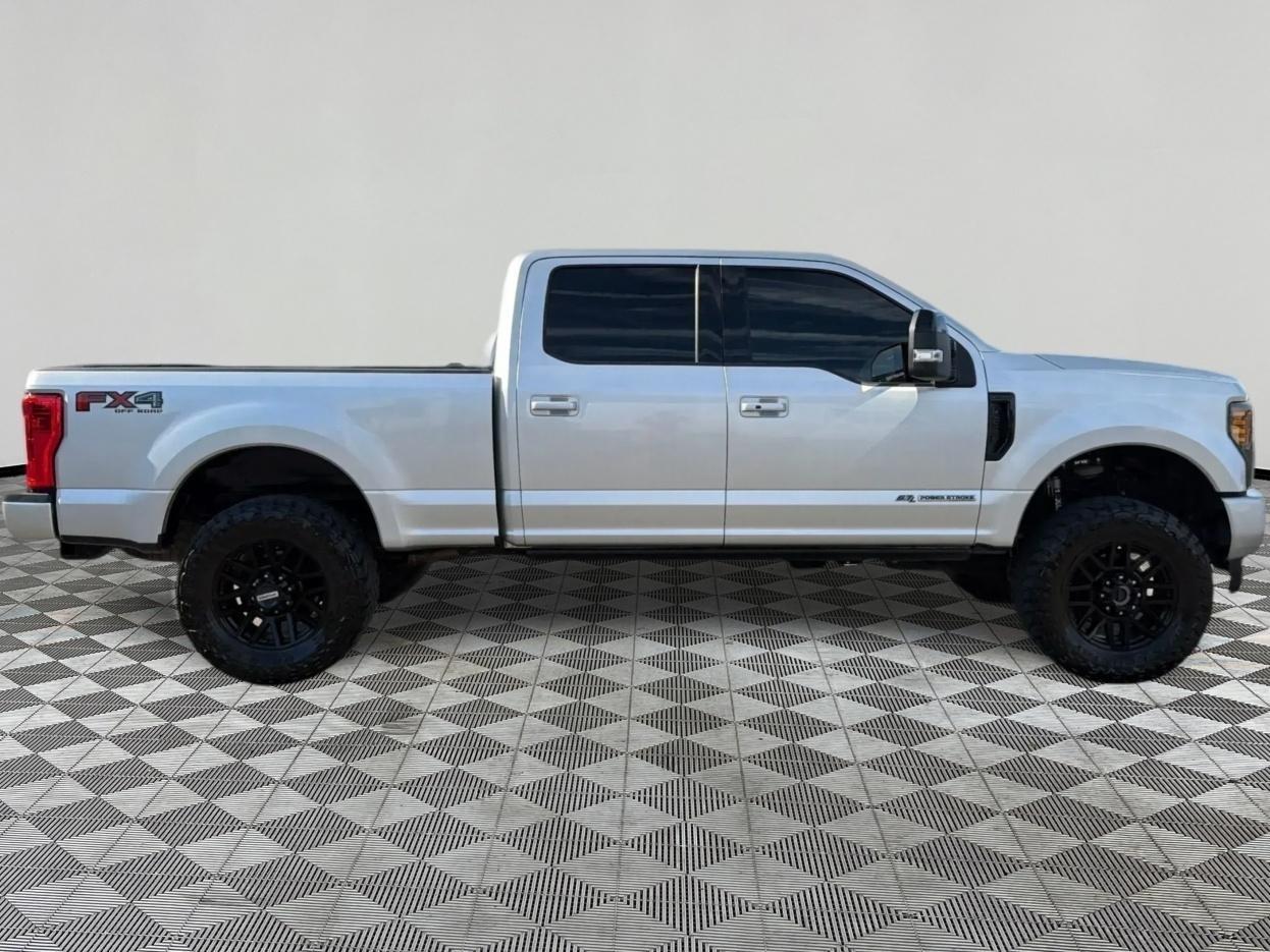 Ford F-250 SD Lariat Crew Cab 4WD 2019