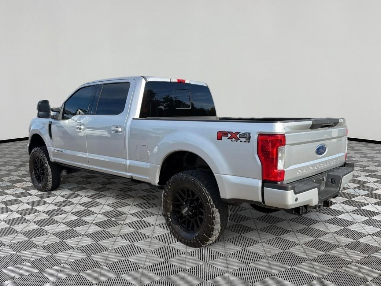 Ford F-250 SD Lariat Crew Cab 4WD 2019