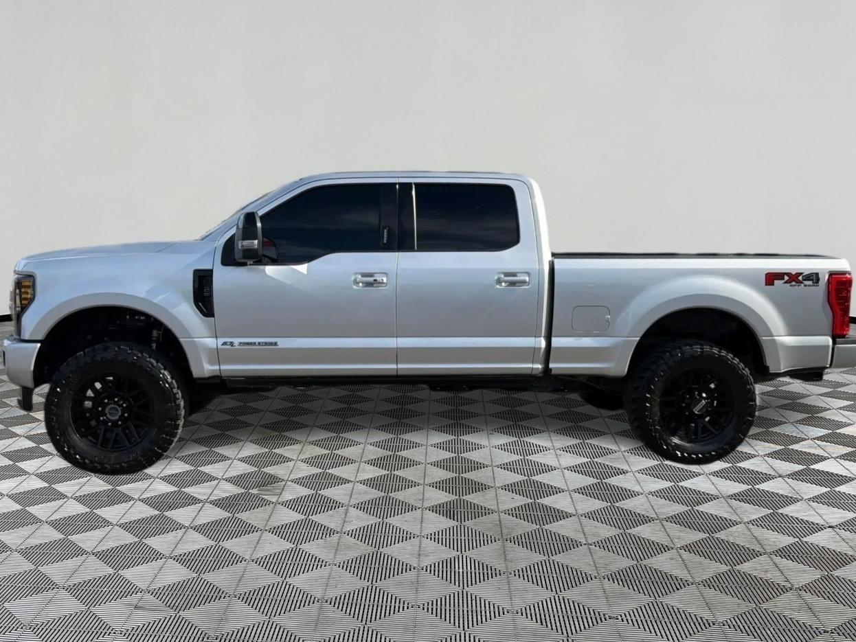 Ford F-250 SD Lariat Crew Cab 4WD 2019