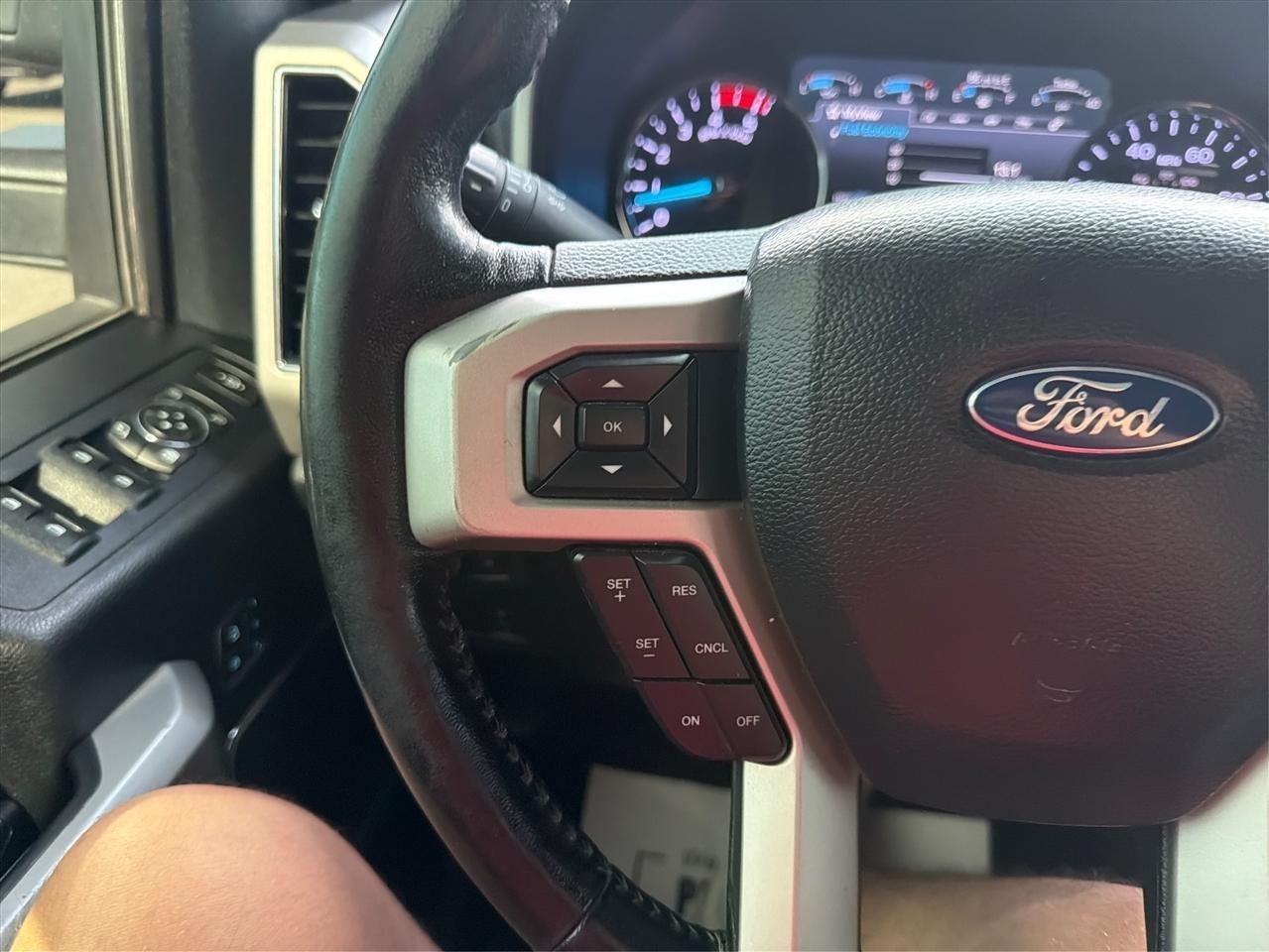 Ford F-250 SD Lariat Crew Cab 4WD 2019