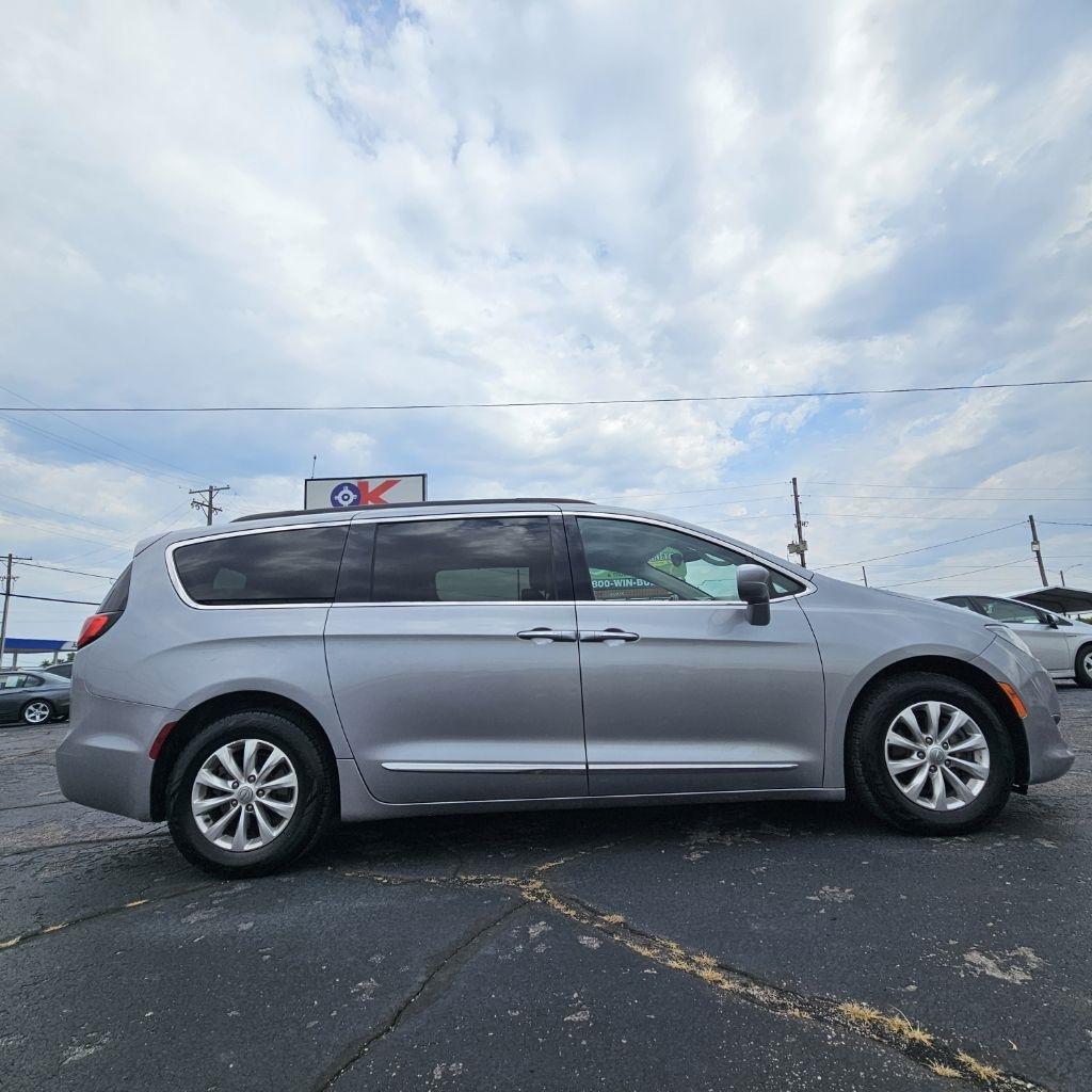 Chrysler Pacifica  2017