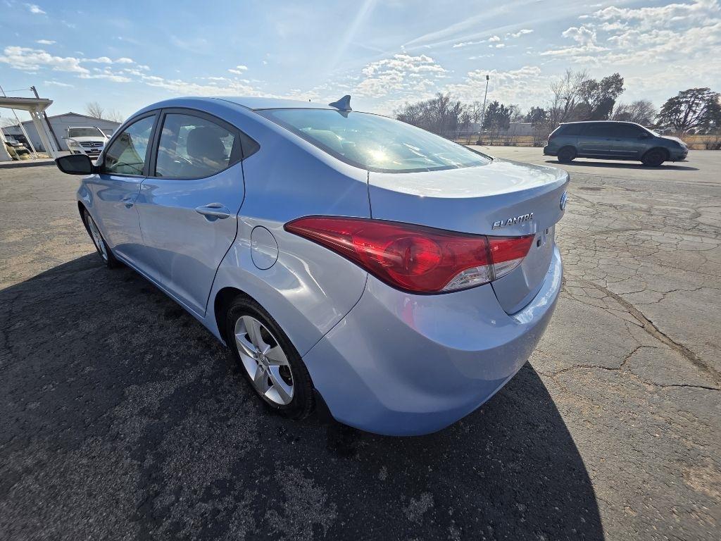 Hyundai Elantra  2013