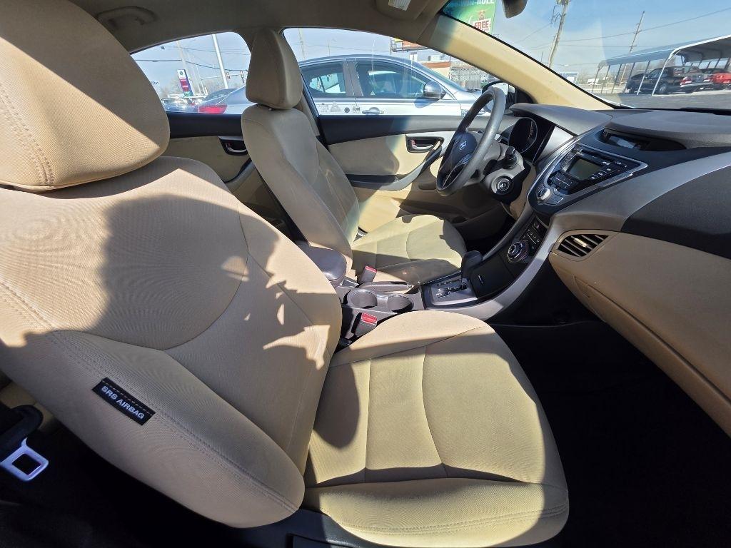 Hyundai Elantra  2013