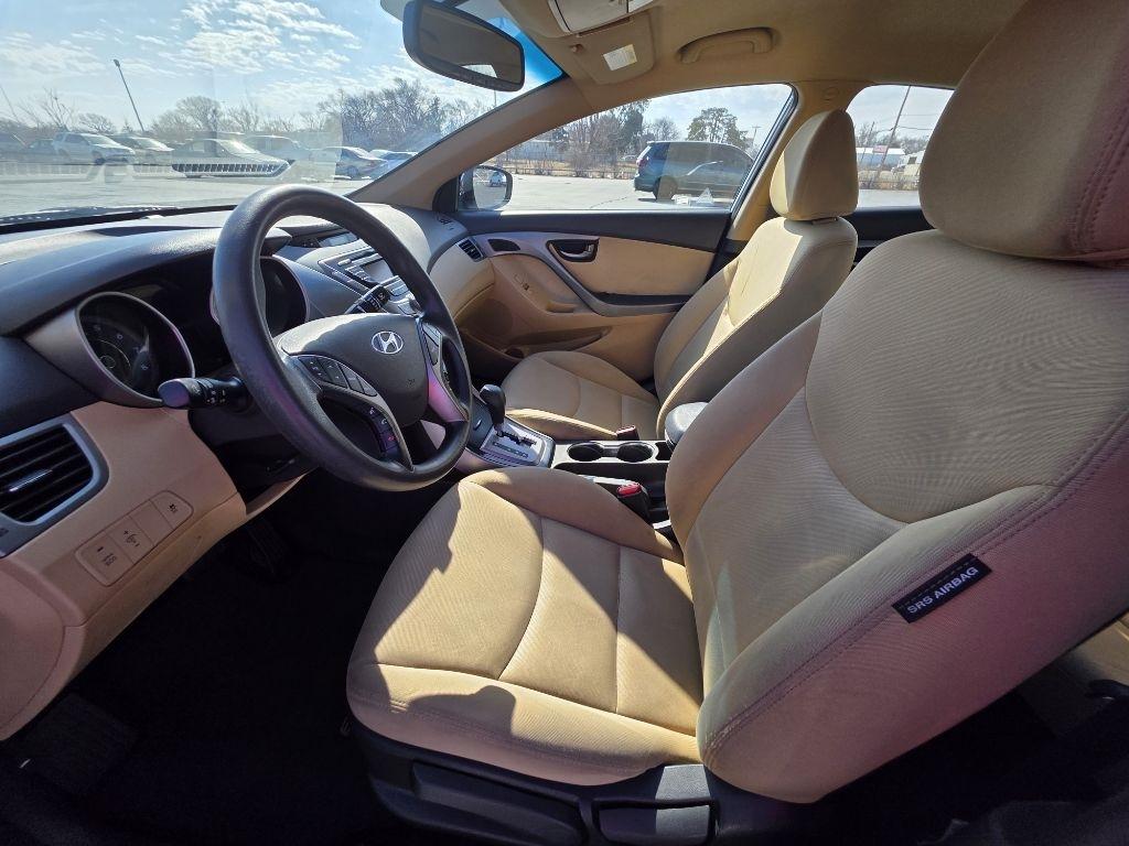 Hyundai Elantra  2013