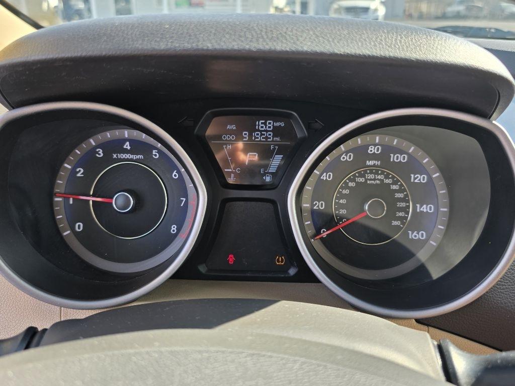 Hyundai Elantra  2013