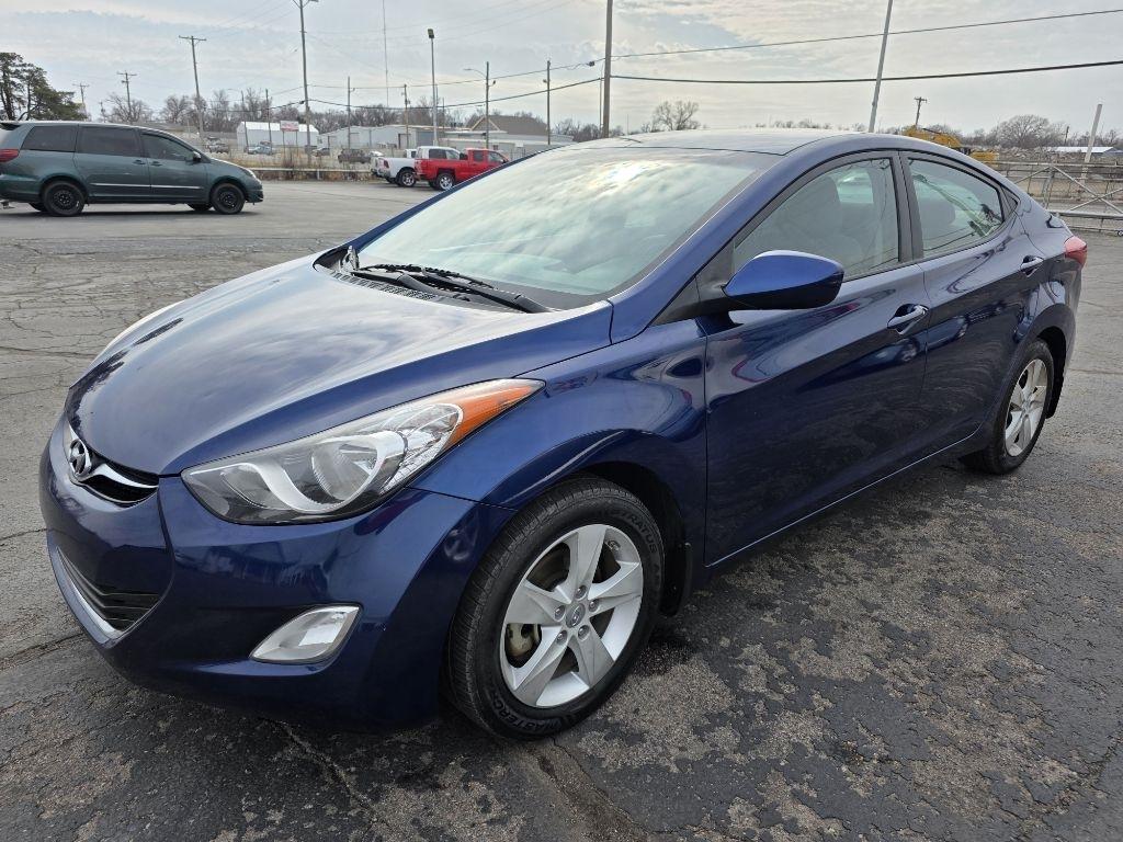 Hyundai Elantra  2013