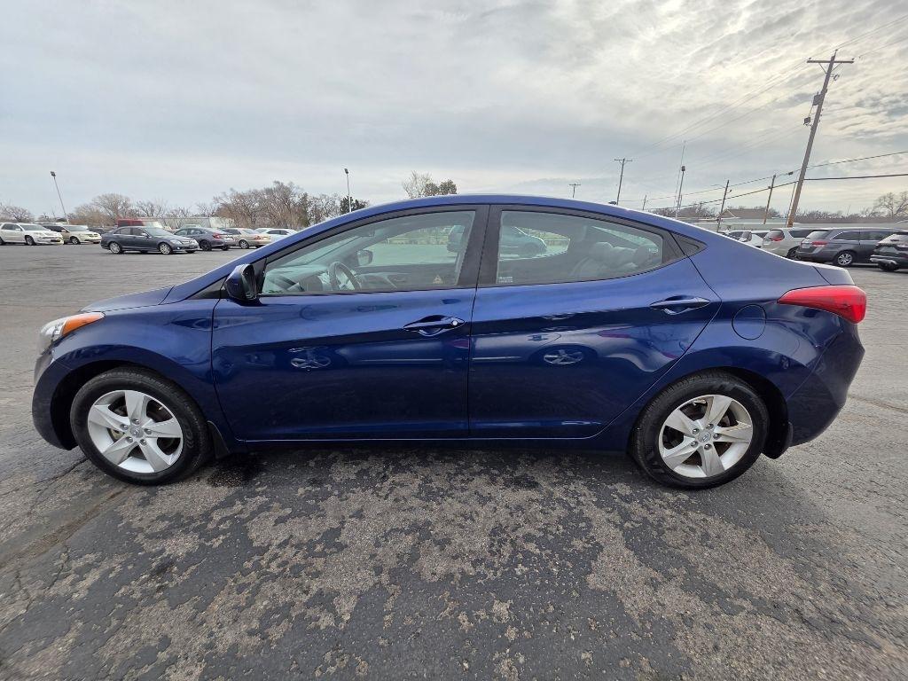 Hyundai Elantra  2013