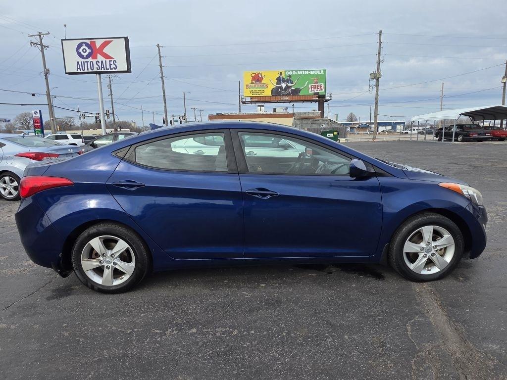 Hyundai Elantra  2013