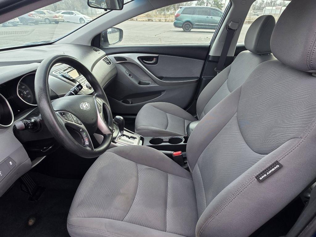 Hyundai Elantra  2013