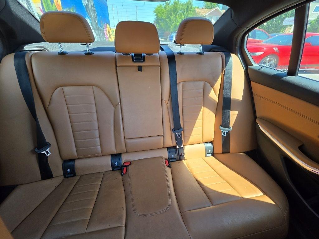 BMW 3-Series  2021