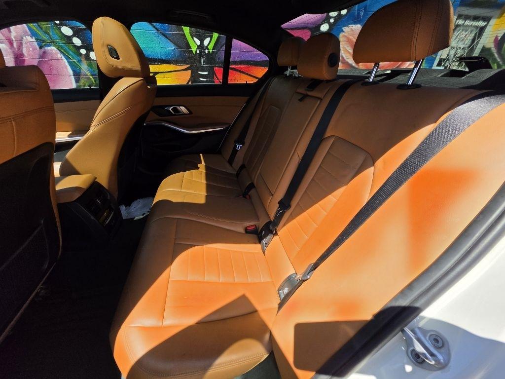 BMW 3-Series  2021