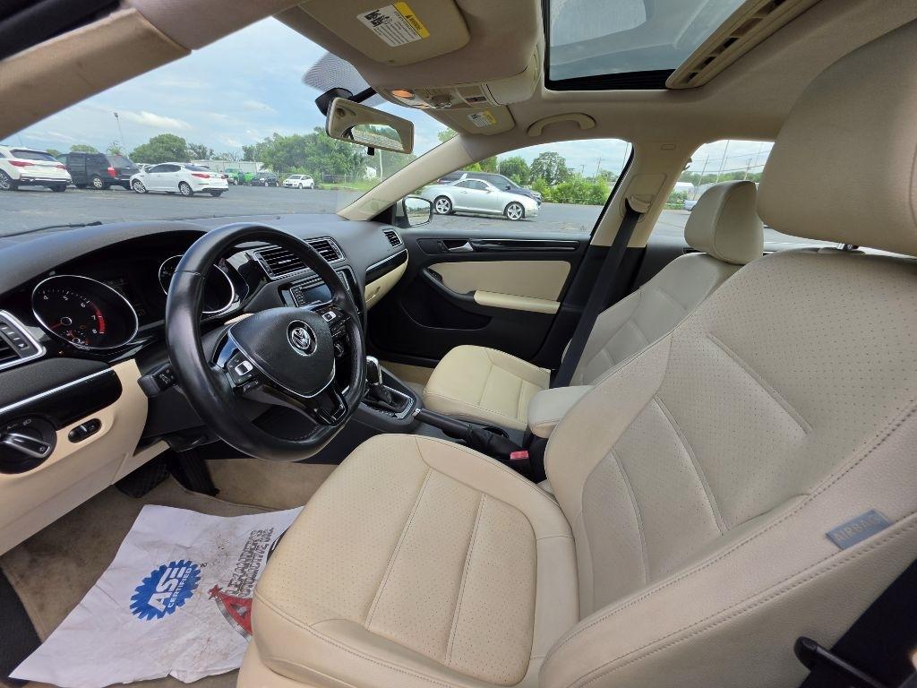 Volkswagen Jetta  2016