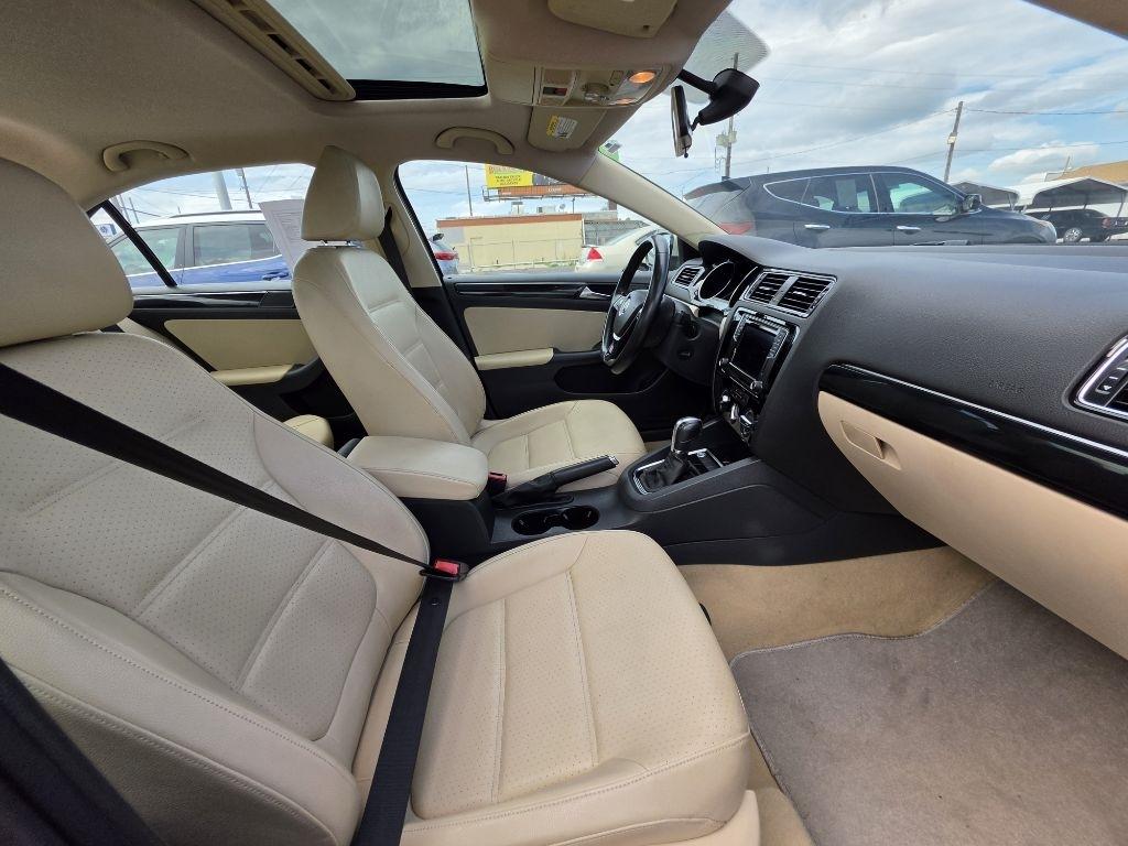 Volkswagen Jetta  2016