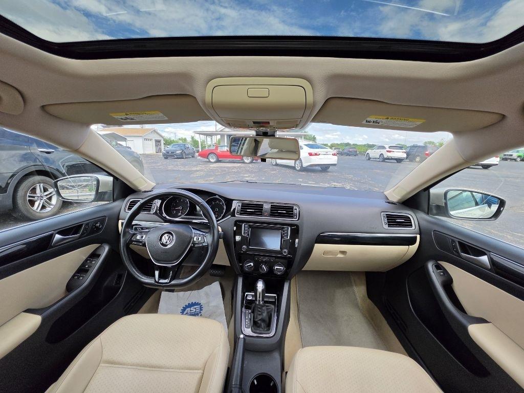 Volkswagen Jetta  2016
