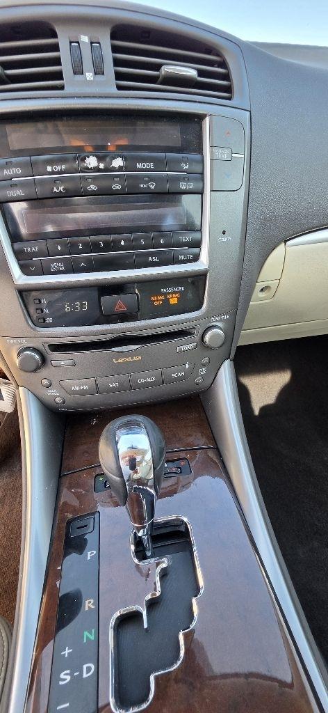 Lexus IS  2012