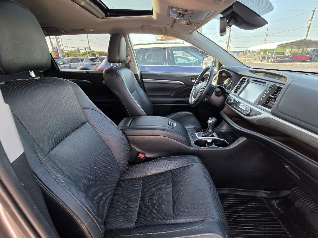 Toyota Highlander Hybrid  2019