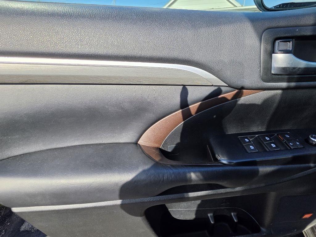 Toyota Highlander Hybrid  2019