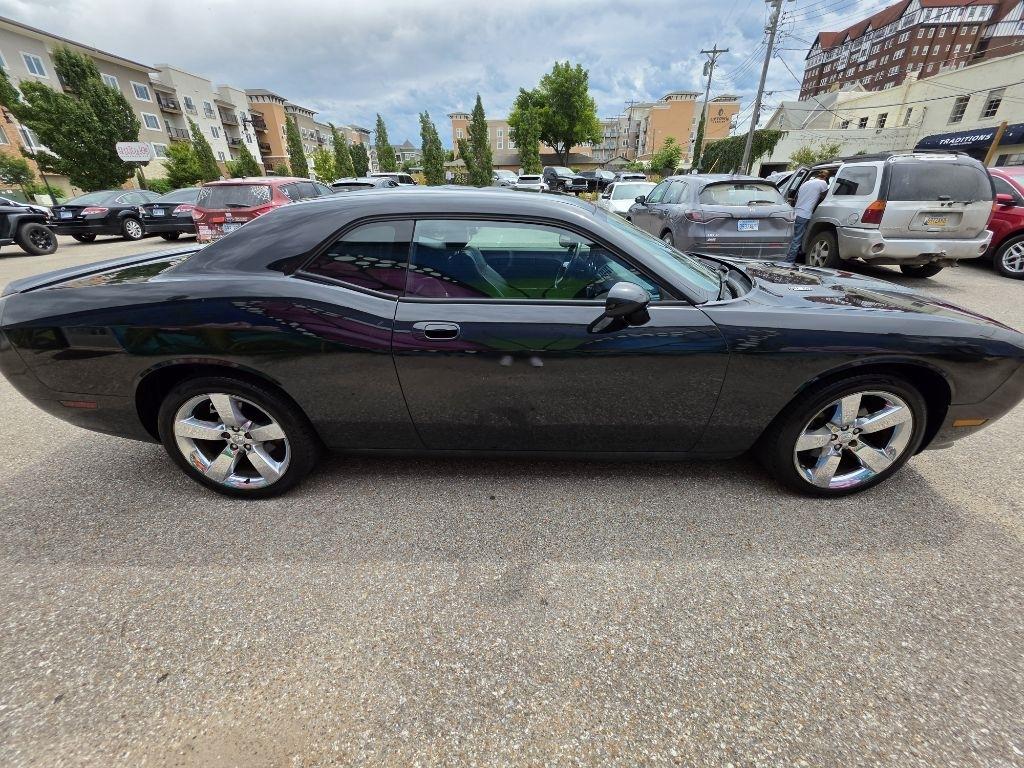 Dodge Challenger  2010