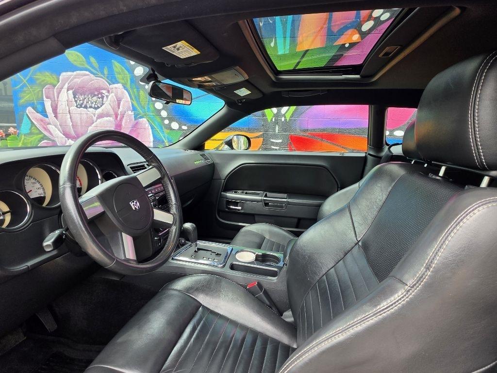 Dodge Challenger  2010