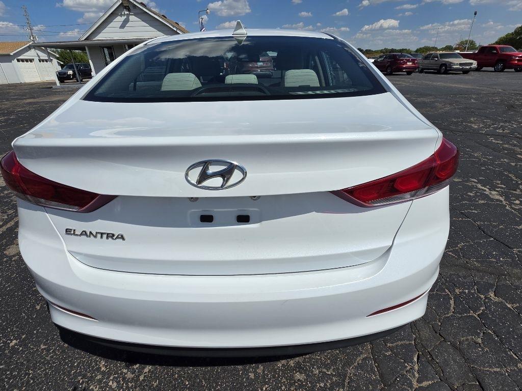 Hyundai Elantra  2017