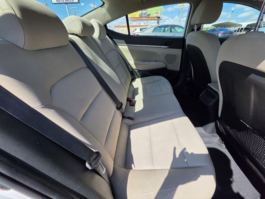 Hyundai Elantra  2017
