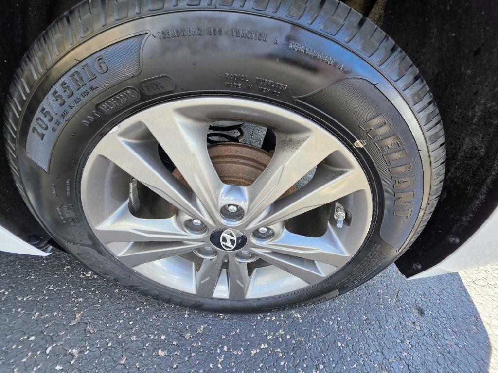 Hyundai Elantra  2017