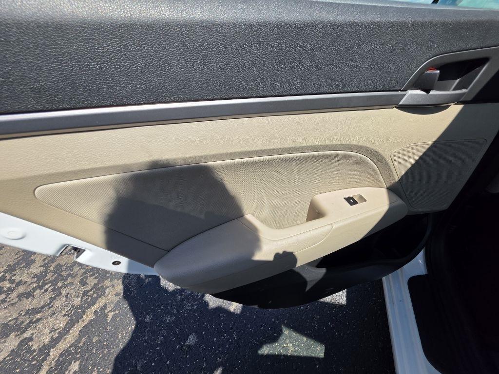 Hyundai Elantra  2017