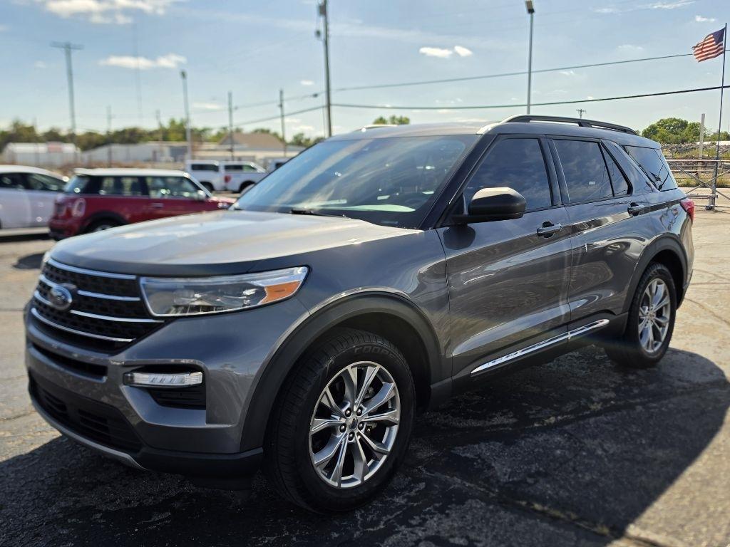 Ford Explorer photo 2