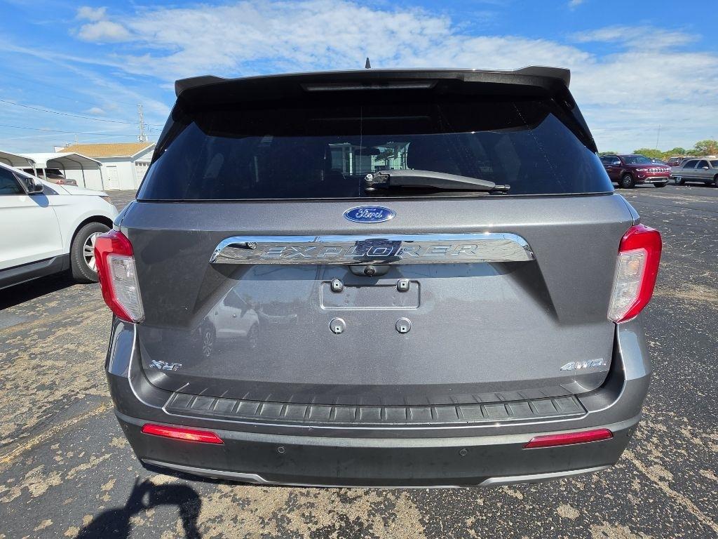 Ford Explorer photo 7