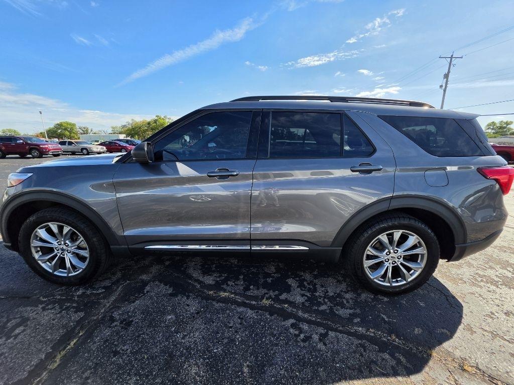 Ford Explorer photo 8