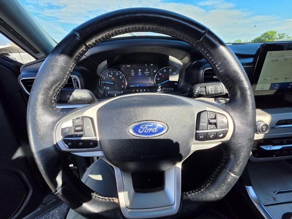 Ford Explorer photo 11
