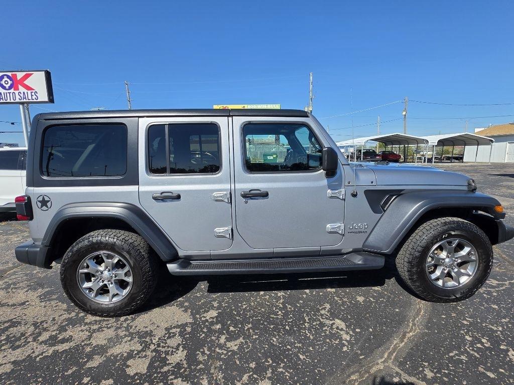 Jeep Wrangler photo 4