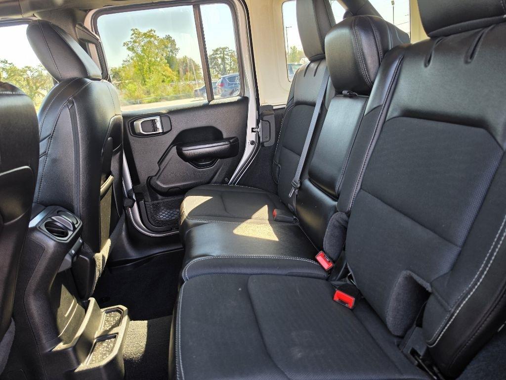 Jeep Wrangler photo 10